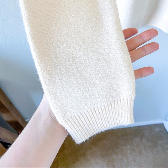 NWOT! Chelsea & Theodore, Cream Sweater - Picture 4 of 8